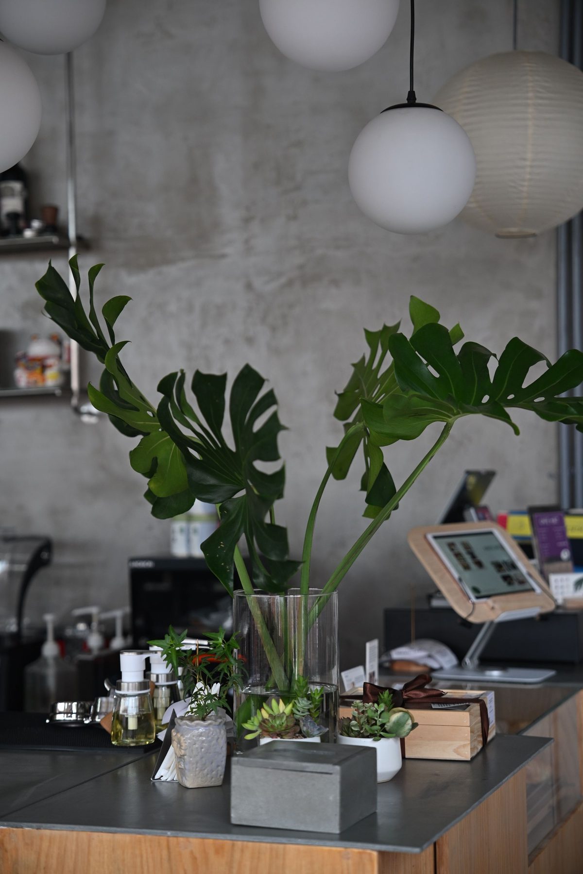 Concept Store im Beton-Look – Detailansicht 2